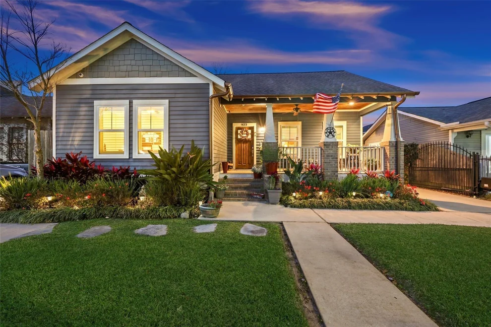 Unit for sale at 823 E 27th Street, Houston, TX 77009