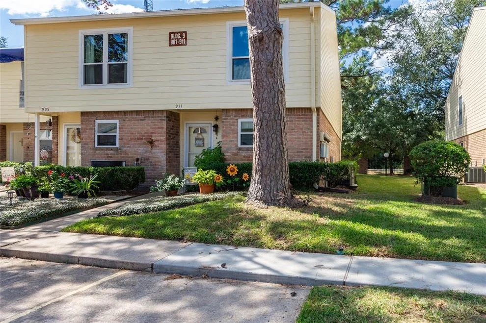 Unit for sale at 14515 Wunderlich Drive, Houston, TX 77069