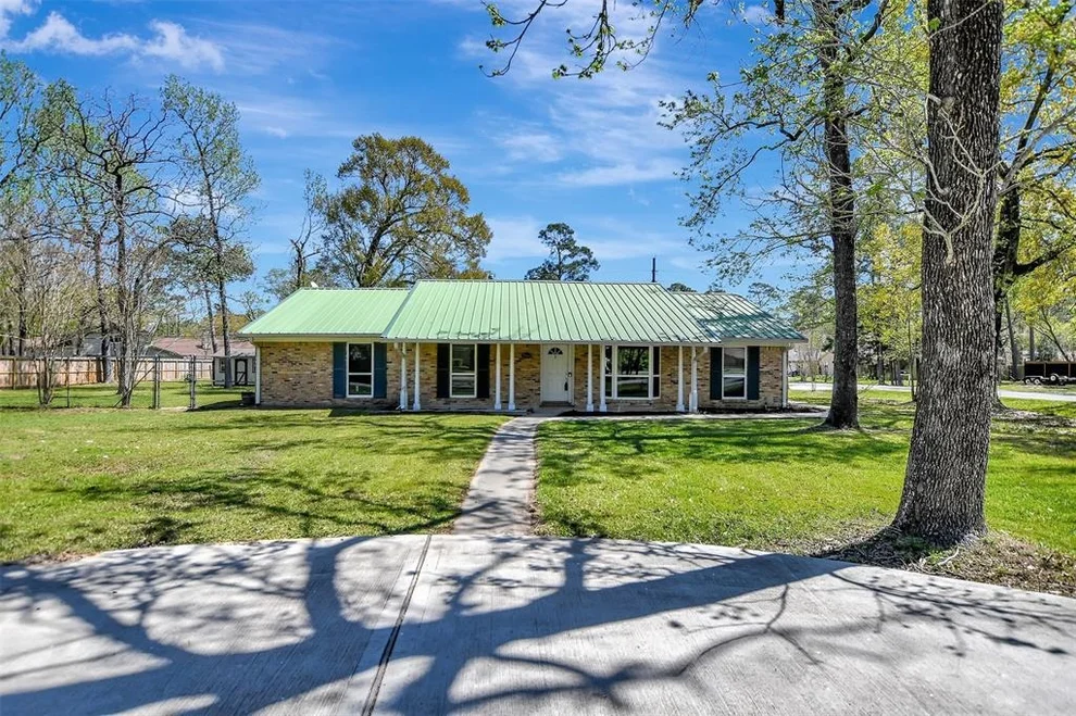 Unit for sale at 25802 Maplewood Drive, Spring, TX 77386
