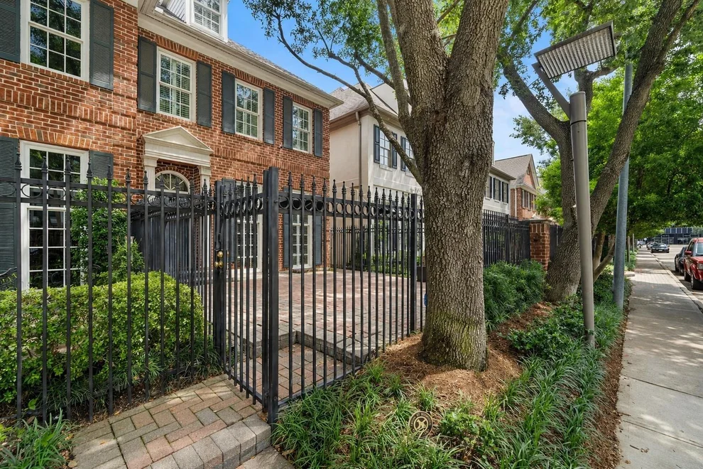 Unit for sale at 5136 Chevy Chase Drive, Houston, TX 77056