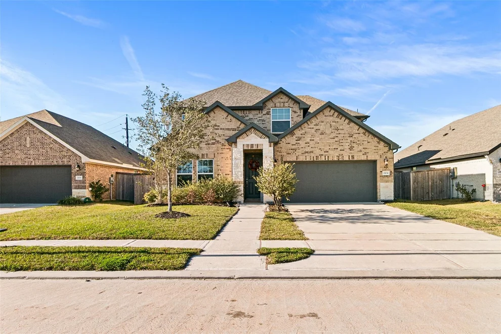 Unit for sale at 2104 Elrington Willow Lane, Pearland, TX 77089