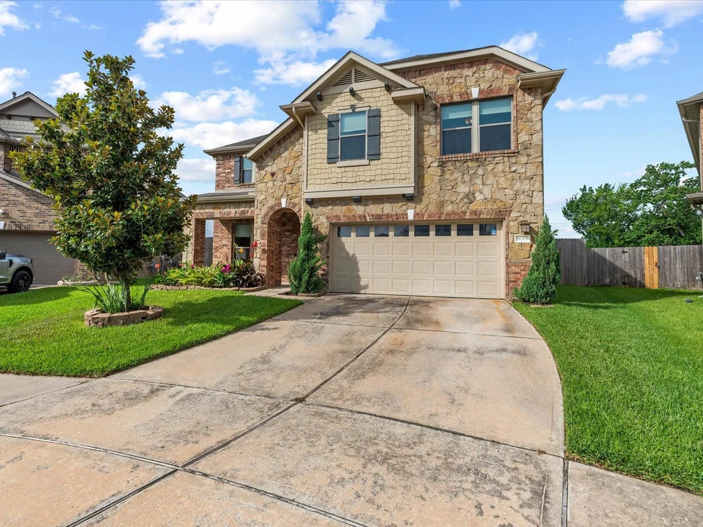 Unit for sale at 16551 Winthrop Bend Drive, Houston, TX 77084