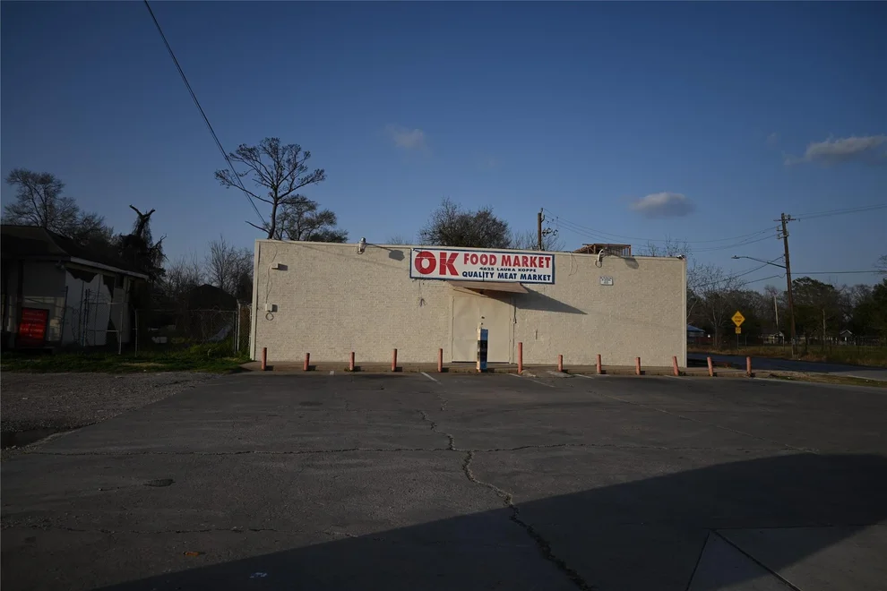 Unit for sale at 4625 Laura Koppe Road, Houston, TX 77016