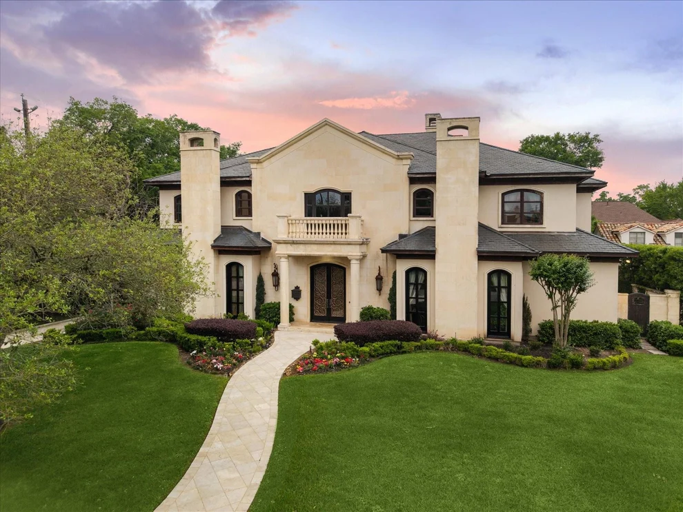 Unit for sale at 5530 Tilbury Drive, Houston, TX 77056