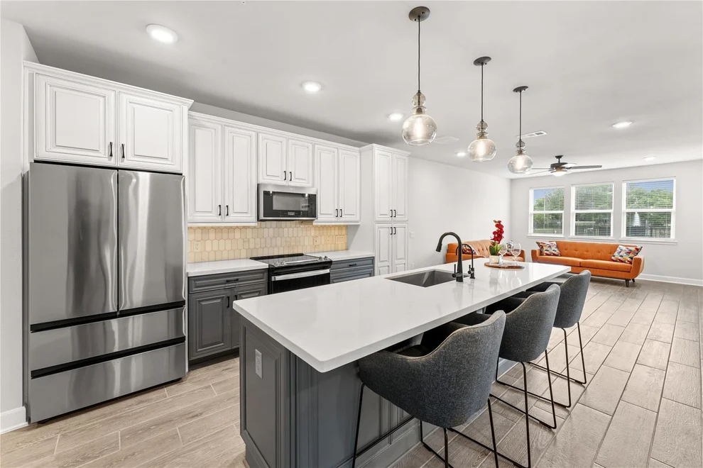 Unit for sale at 6804 Westview Drive, Houston, TX 77055