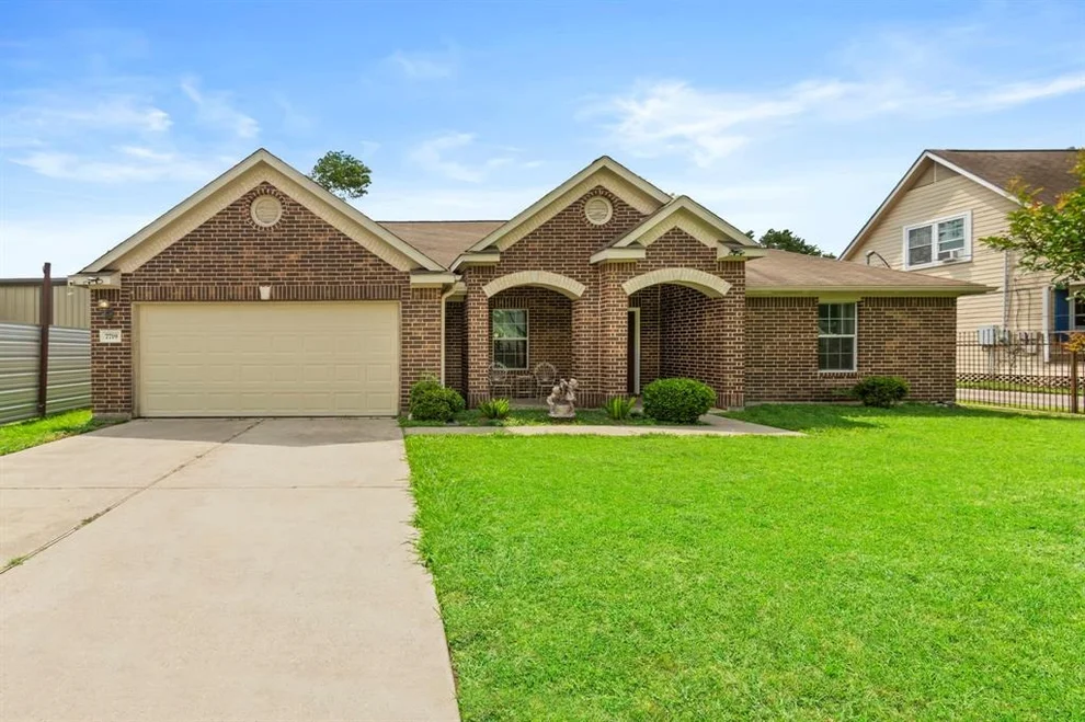 Unit for sale at 7719 Shotwell Street, Houston, TX 77016