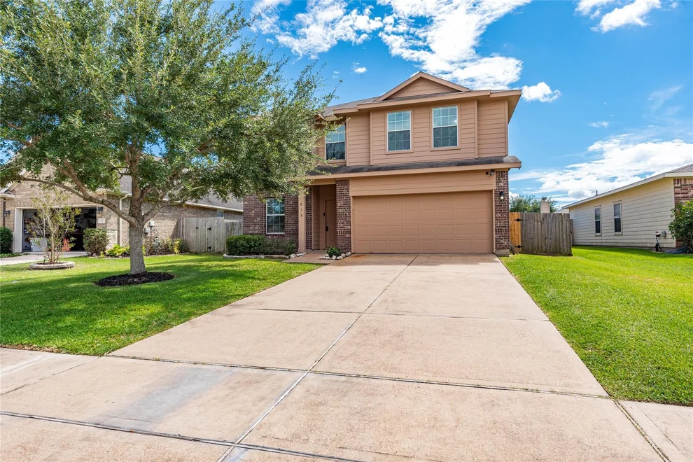 Unit for sale at 213 Splintered Arrow Drive, La Marque, TX 77568