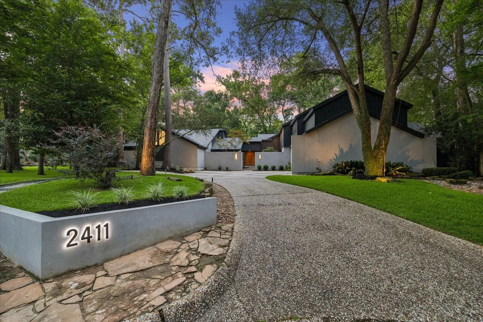 Unit for sale at 2411 Oakbank Drive, Kingwood, TX 77339