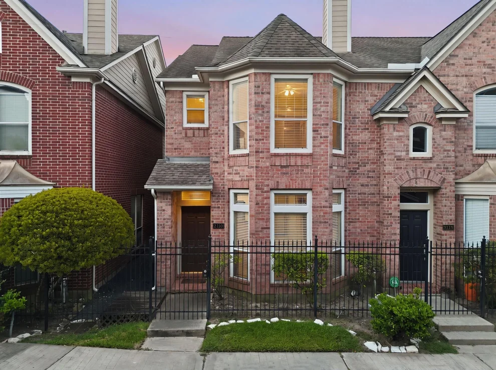 Unit for sale at 2110 Gillette Street, Houston, TX 77006