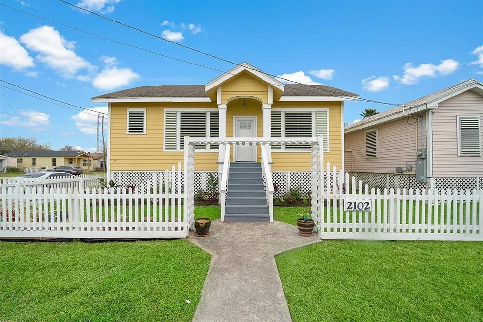 Unit for sale at 2102 56th Street, Galveston, TX 77551