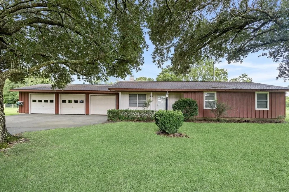 Unit for sale at 17976 Magnolia Drive, Beaumont, TX 77705