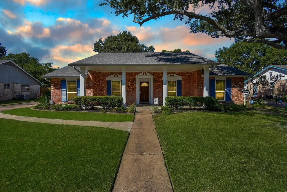 Unit for sale at 13514 Knottinghill Drive, Sugar Land, TX 77498