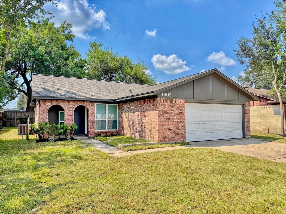 Unit for sale at 1602 Wentwood Drive, Pasadena, TX 77504