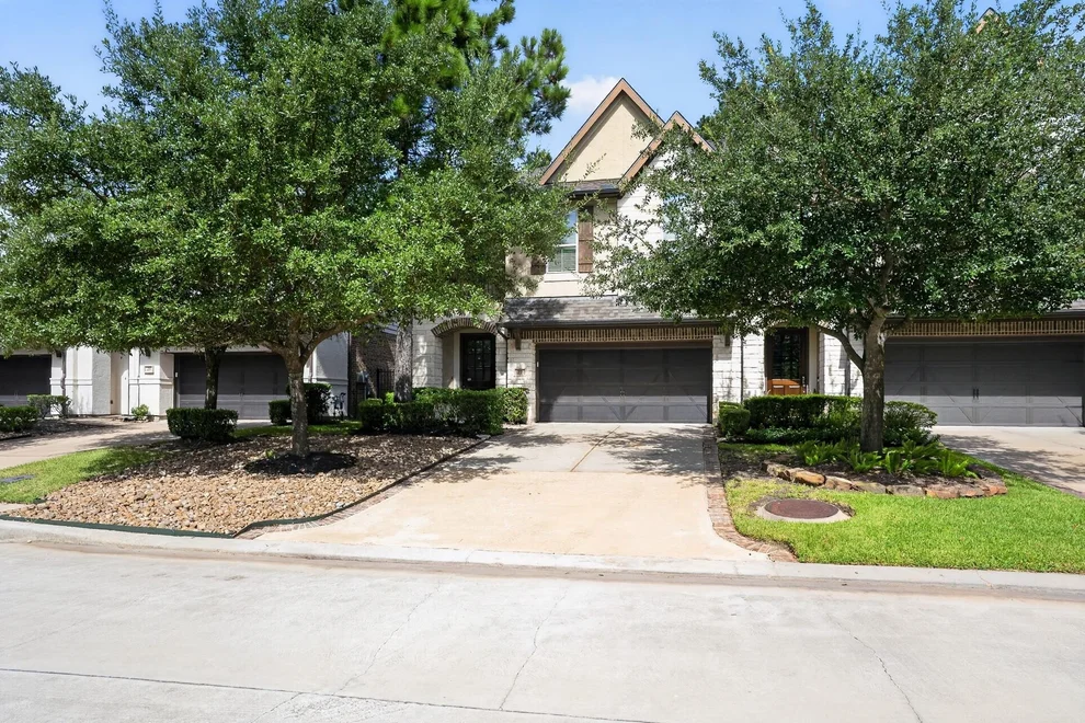 Unit for sale at 27 Daffodil Meadow Place, Tomball, TX 77375