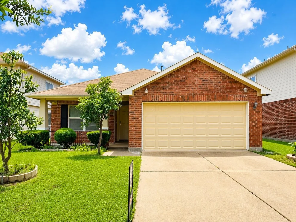 Unit for sale at 8602 Gander Bayshore Lane, Houston, TX 77040