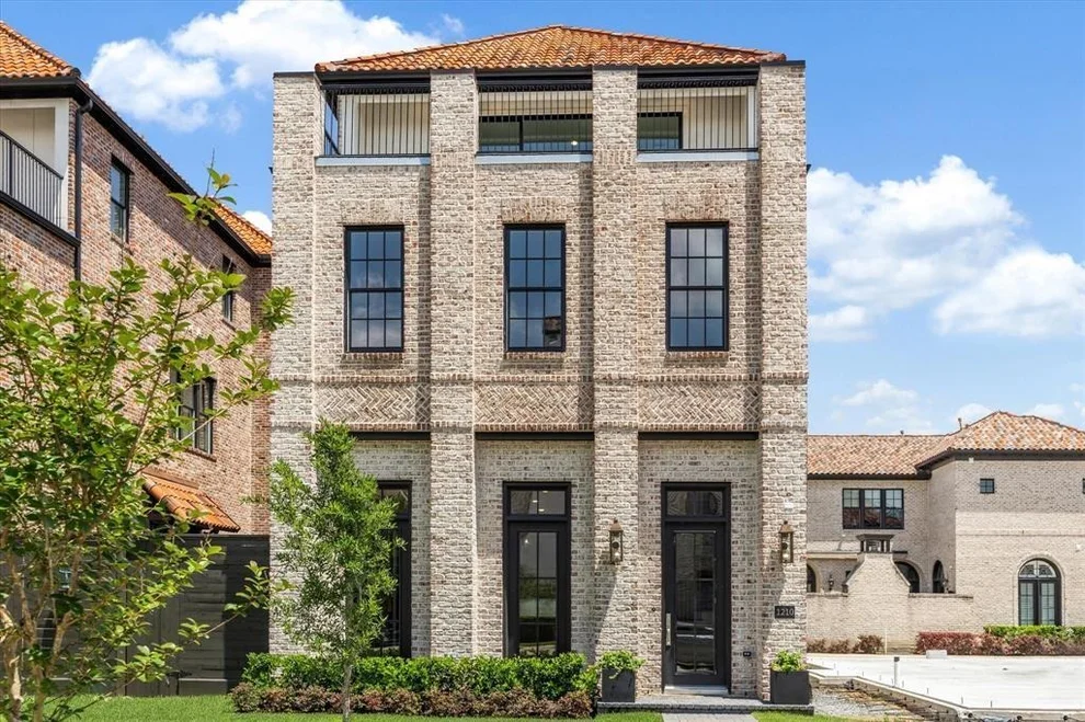 Unit for sale at 1210 Castellina Lane, Houston, TX 77055