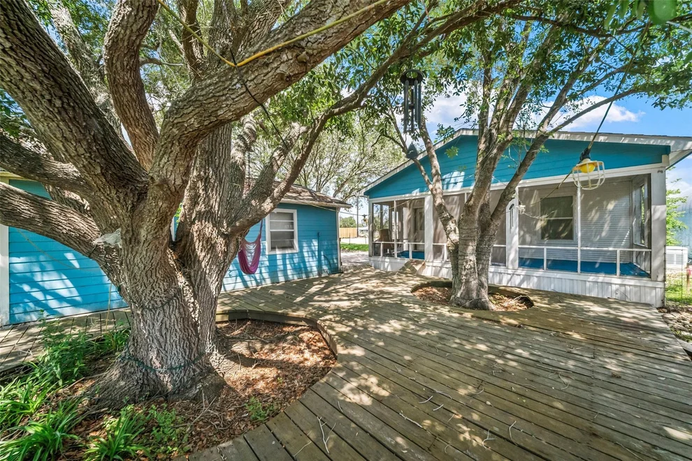 Unit for sale at 307 Center Street, Matagorda, TX 77457