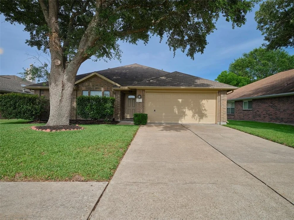 Unit for sale at 1401 Village Court Drive, Rosenberg, TX 77471