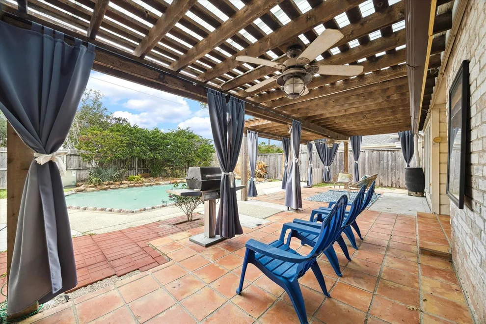 Unit for sale at 1306 S Kirkwood Road, Houston, TX 77077