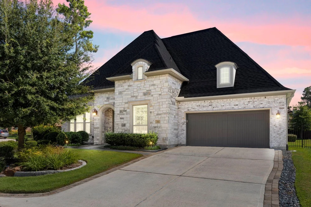 Unit for sale at 11 Diligent Way, Tomball, TX 77375