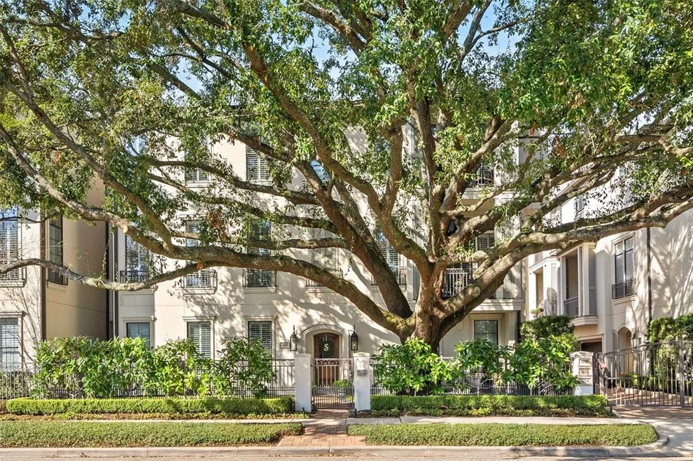 Unit for sale at 3214 Mid Lane, Houston, TX 77027