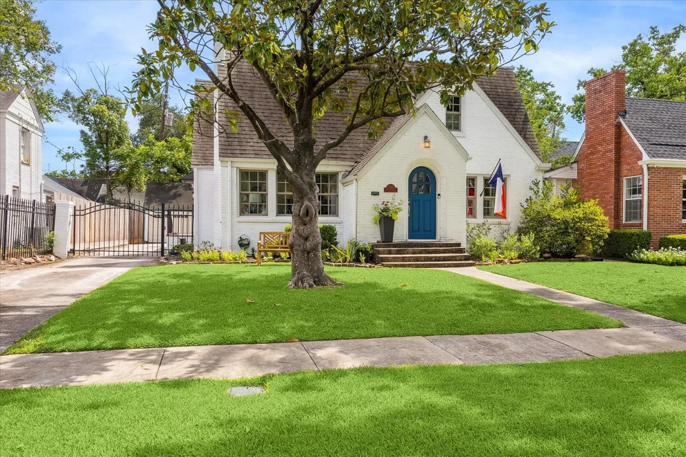 Unit for sale at 2307 Southgate Boulevard, Houston, TX 77030