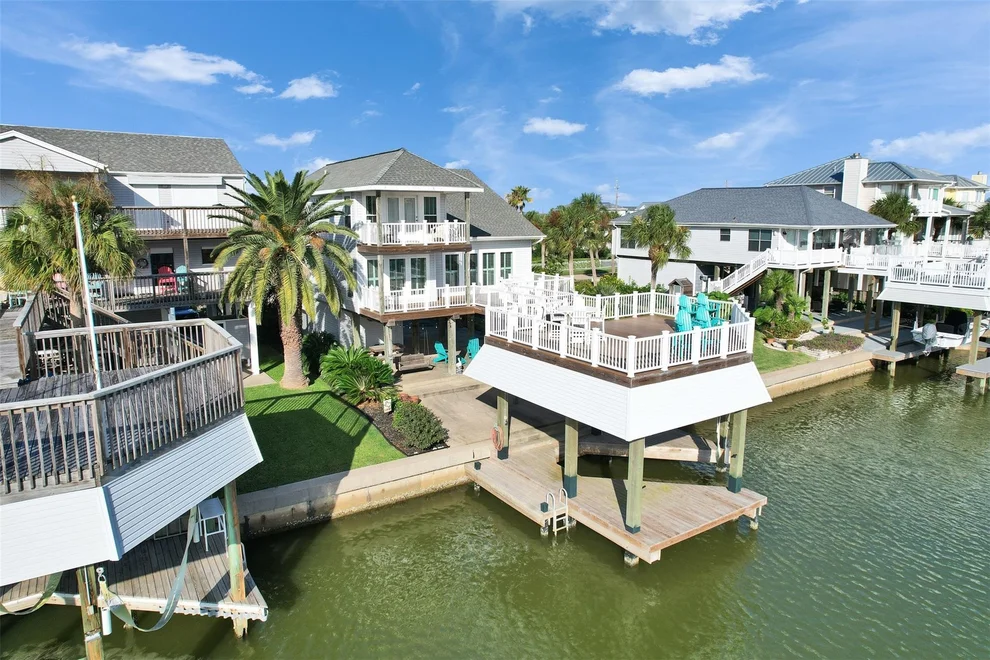 Unit for sale at 3910 Nueces Drive, Galveston, TX 77554
