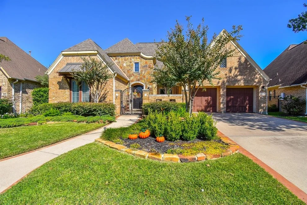 Unit for sale at 6823 Delamotte Lane, Sugar Land, TX 77479