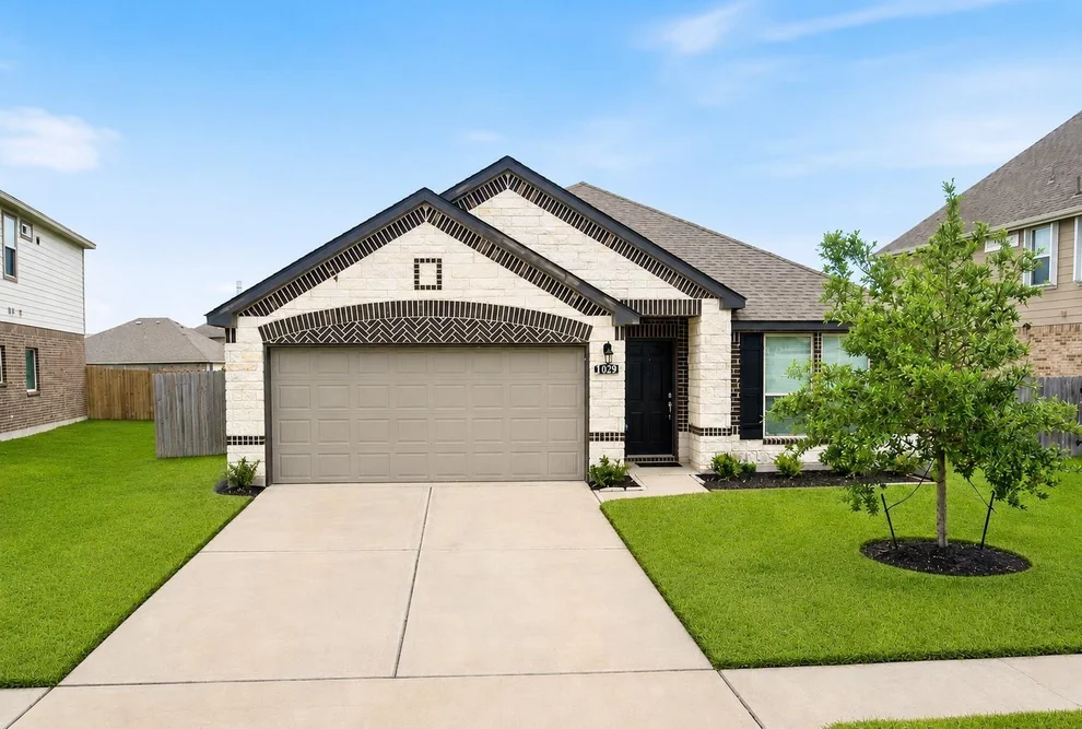 Unit for sale at 712 Rim Water Drive, Alvin, TX 77511