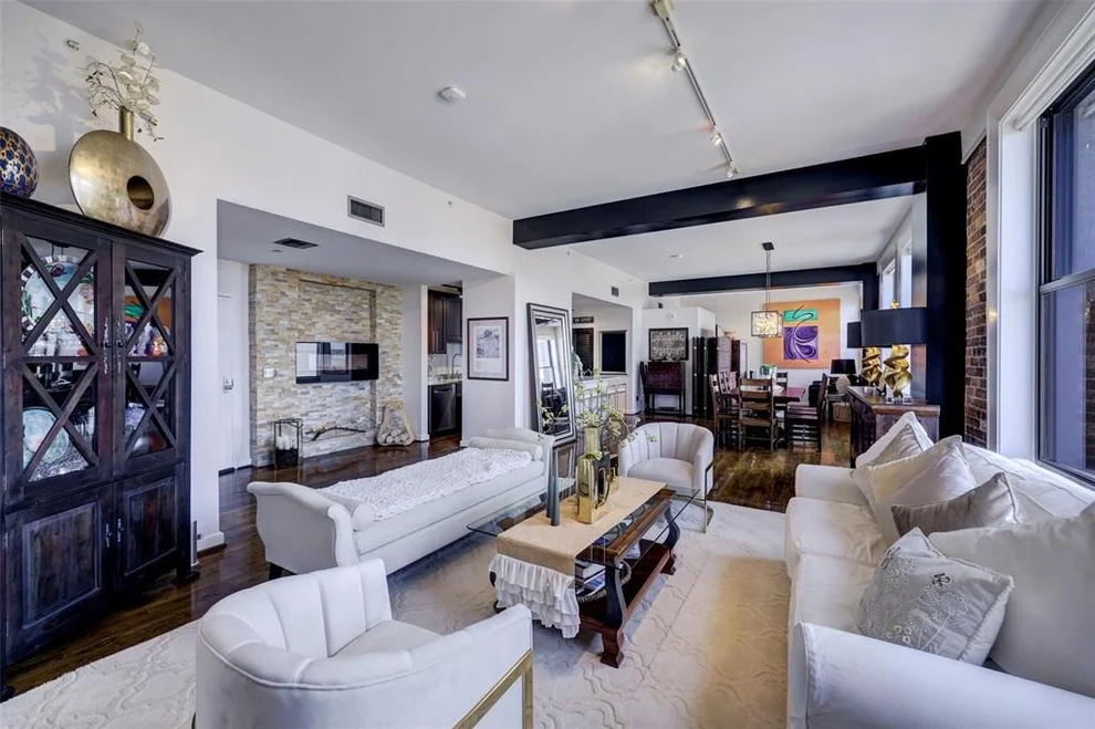 Unit for sale at 915 Franklin, Houston, TX 77002