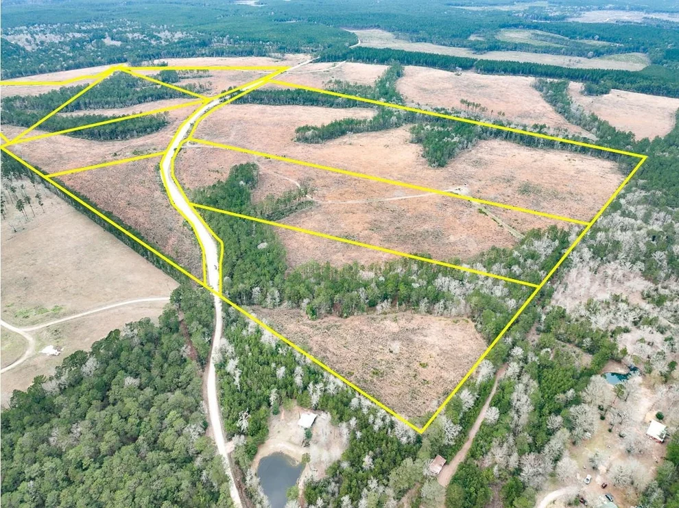 Unit for sale at 1B Hardin Hideout Rd, Moscow, TX 75960