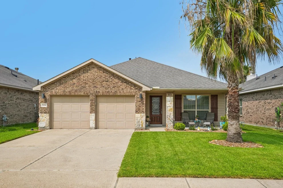 Unit for sale at 5018 Bay Lane, Bacliff, TX 77518