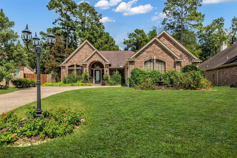 Unit for sale at 28 Stanford Court, Montgomery, TX 77356