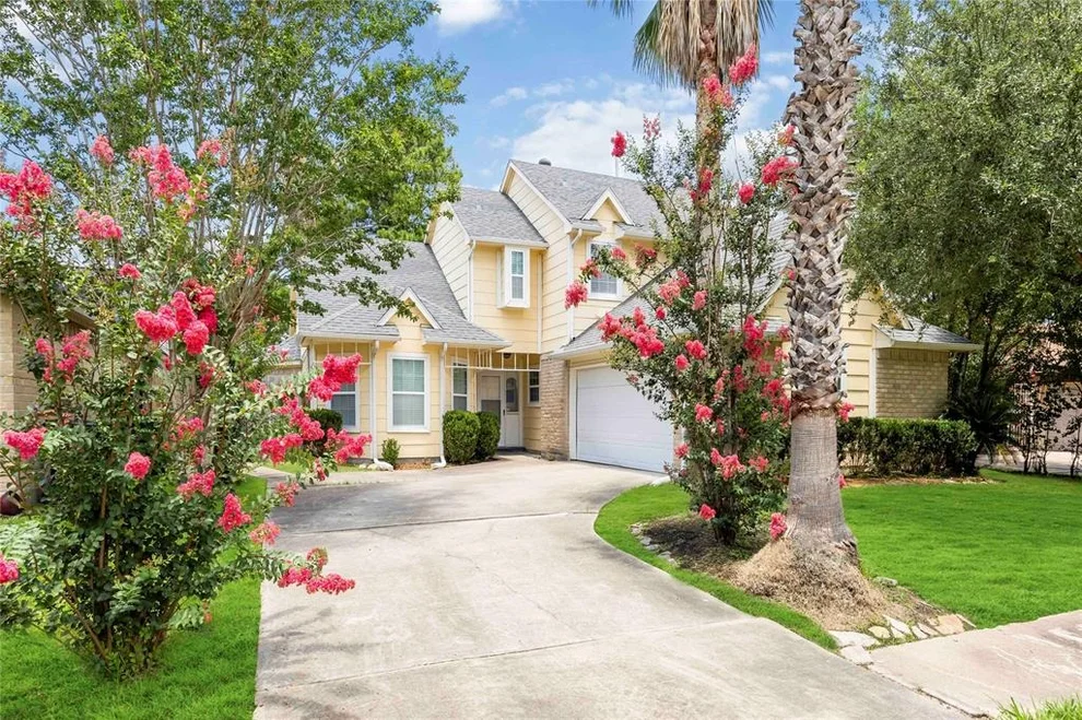 Unit for sale at 11510 Pagoda Drive, Houston, TX 77477