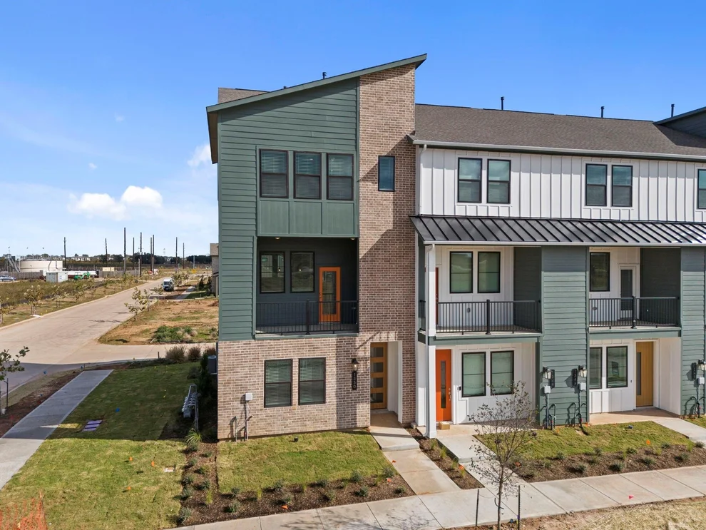 Unit for sale at 1350 Mercantile Street, Richmond, TX 77406