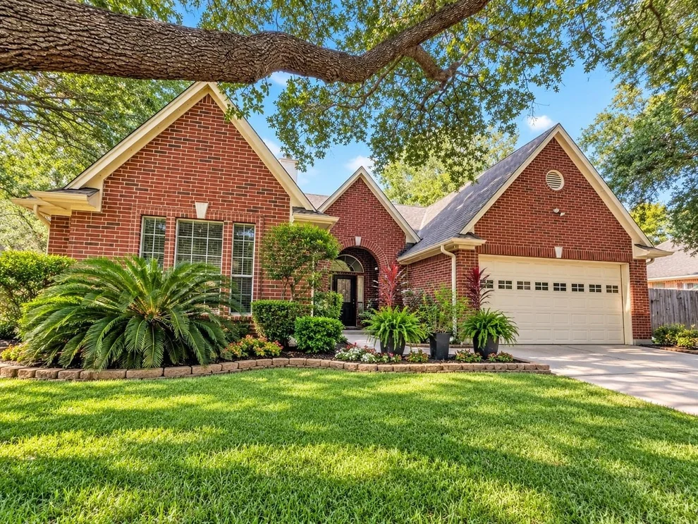 Unit for sale at 1105 E Adoue Street, Alvin, TX 77511