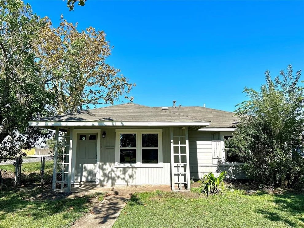 Unit for sale at 1944 N Avenue H, Freeport, TX 77541