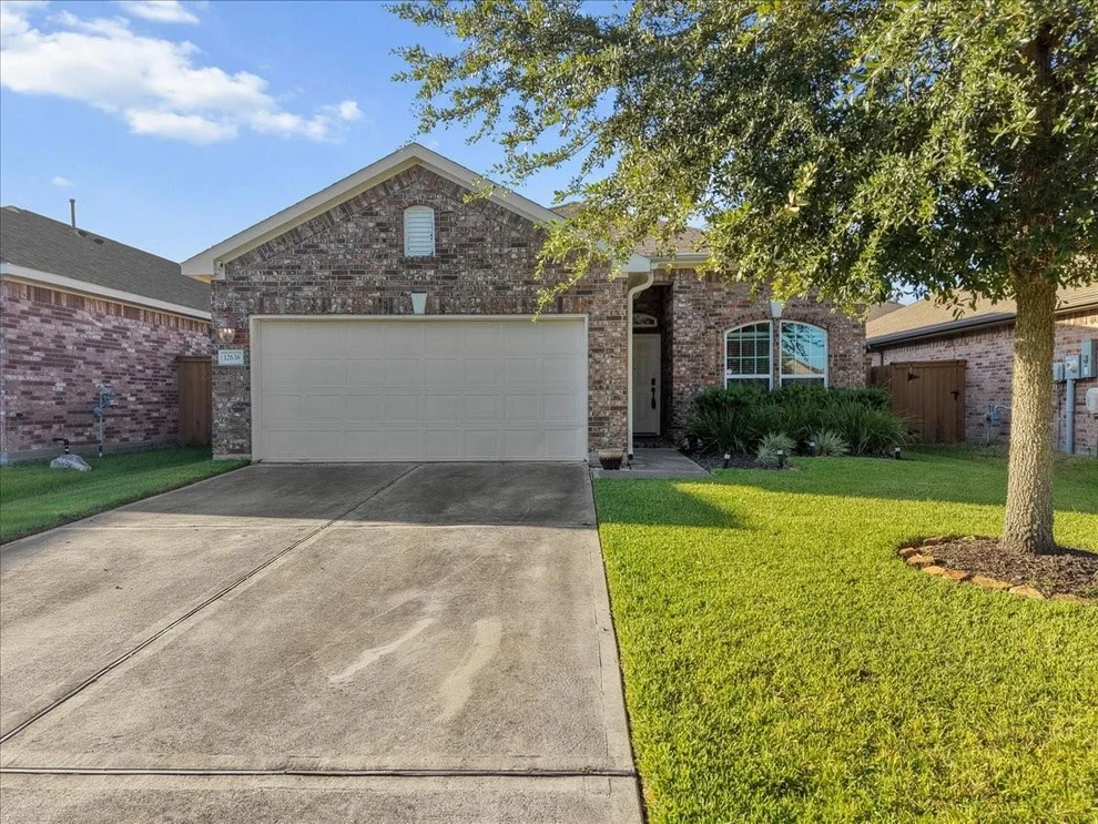 Unit for sale at 12638 Pirate Bend Drive, La Marque, TX 77568