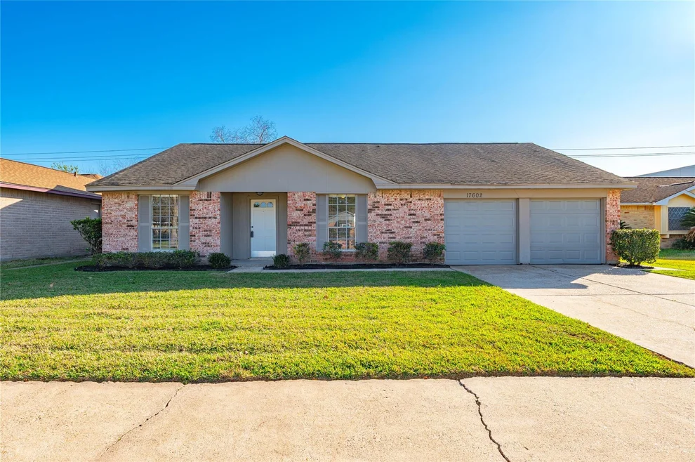 Unit for sale at 17602 Heritage Bay Drive, Webster, TX 77598