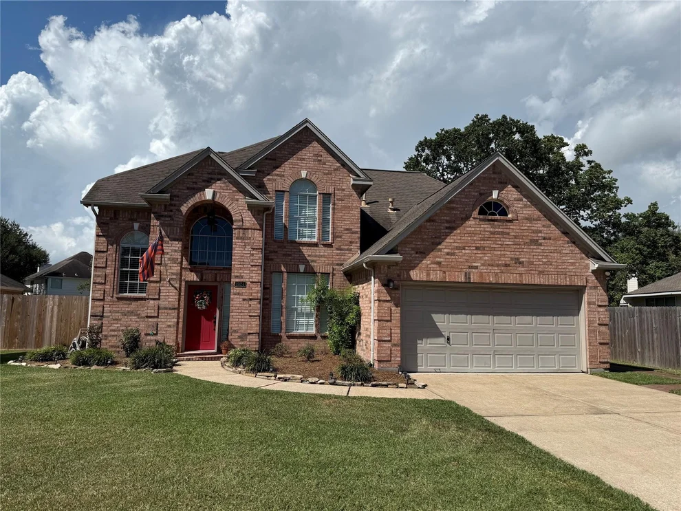 Unit for sale at 1924 Waterford Way, Seabrook, TX 77586