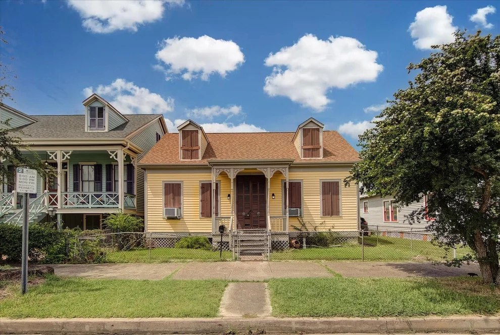 Unit for sale at 1316 Winnie Street, Galveston, TX 77550