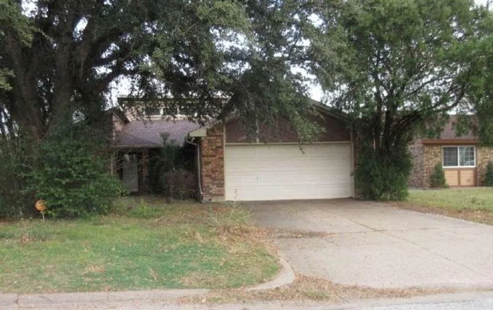 Unit for sale at 6301 Minuteman Lane, Arlington, TX 76002