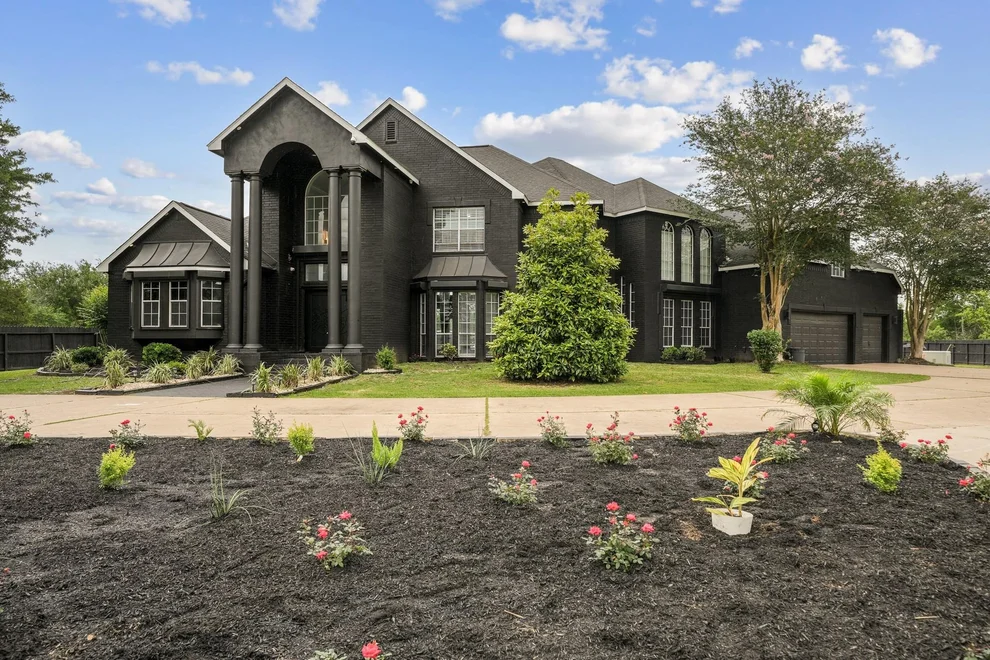 Unit for sale at 2027 Cullen Boulevard, Pearland, TX 77581