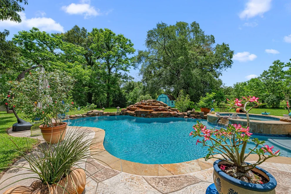 Unit for sale at 203 Chipmunk Trail, Shepherd, TX 77371
