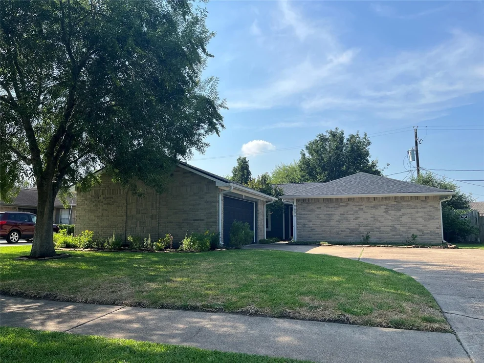 Unit for sale at 9806 Stonemont Road, La Porte, TX 77571