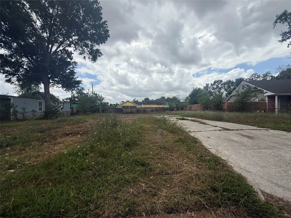 Unit for sale at 311 Rustic Drive, Pasadena, TX 77502