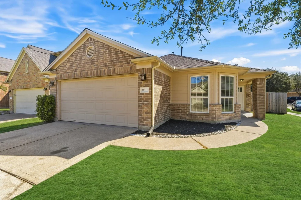 Unit for sale at 11311 Dahlia Dale Drive, Tomball, TX 77375
