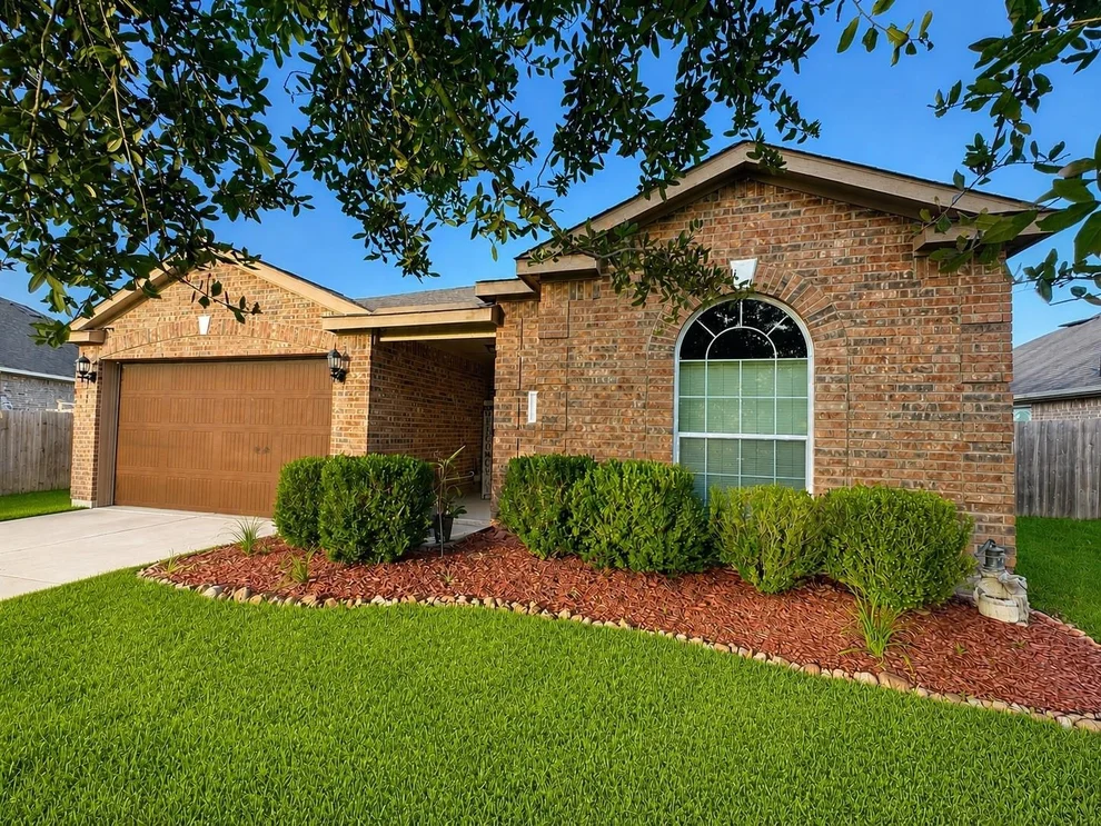 Unit for sale at 9911 Bronze Mill Lane, Rosharon, TX 77583