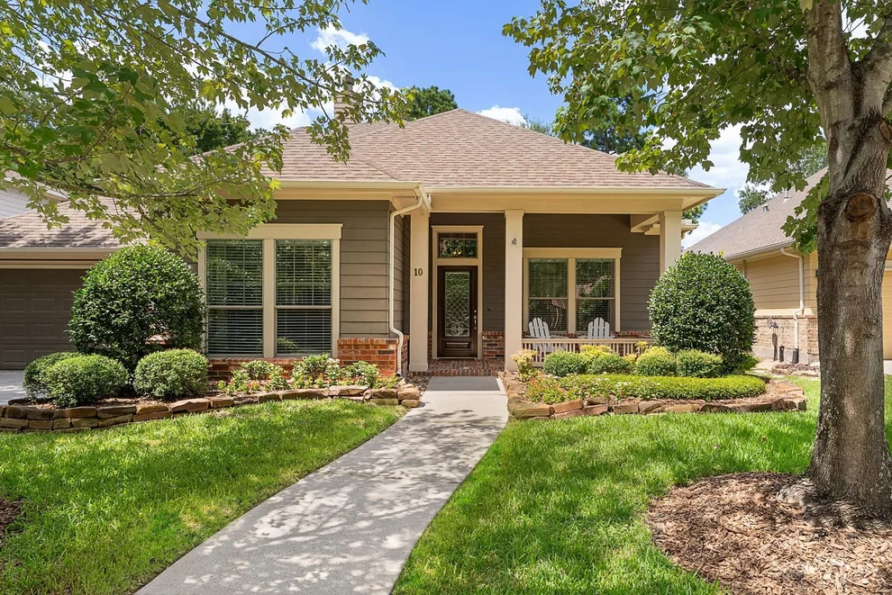 Unit for sale at 10 Silver Lute Place, The Woodlands, TX 77381