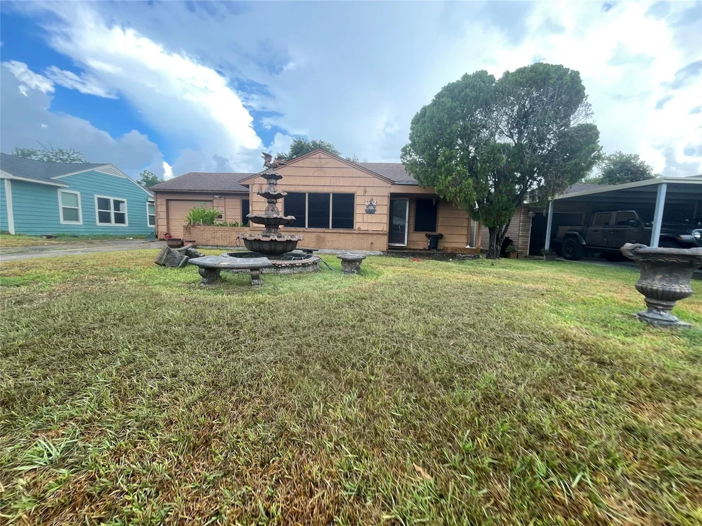 Unit for sale at 1900 W Gulf Street, Baytown, TX 77520